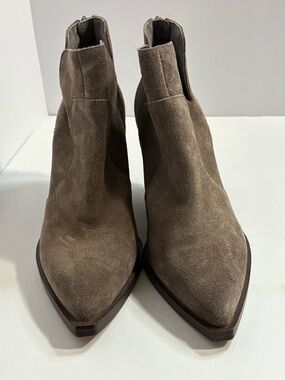 Vince Camuto Gwelona Suede Leather Western Style Booties Women's Size 6 New